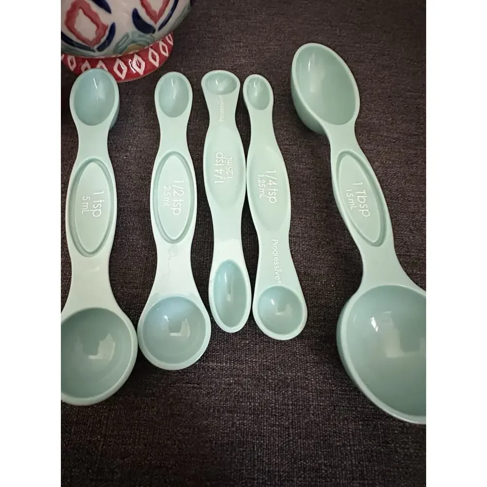 Kitchen Measuring Spoon Lot Betty Crocker Red Aqua Spoons Ceramic Mug Bundle